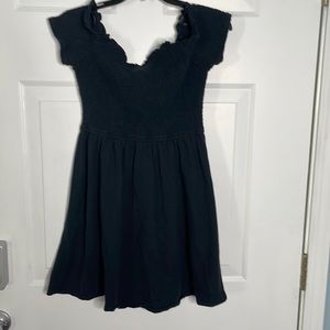 Hollister girls large dress can be worn on or off the shoulder